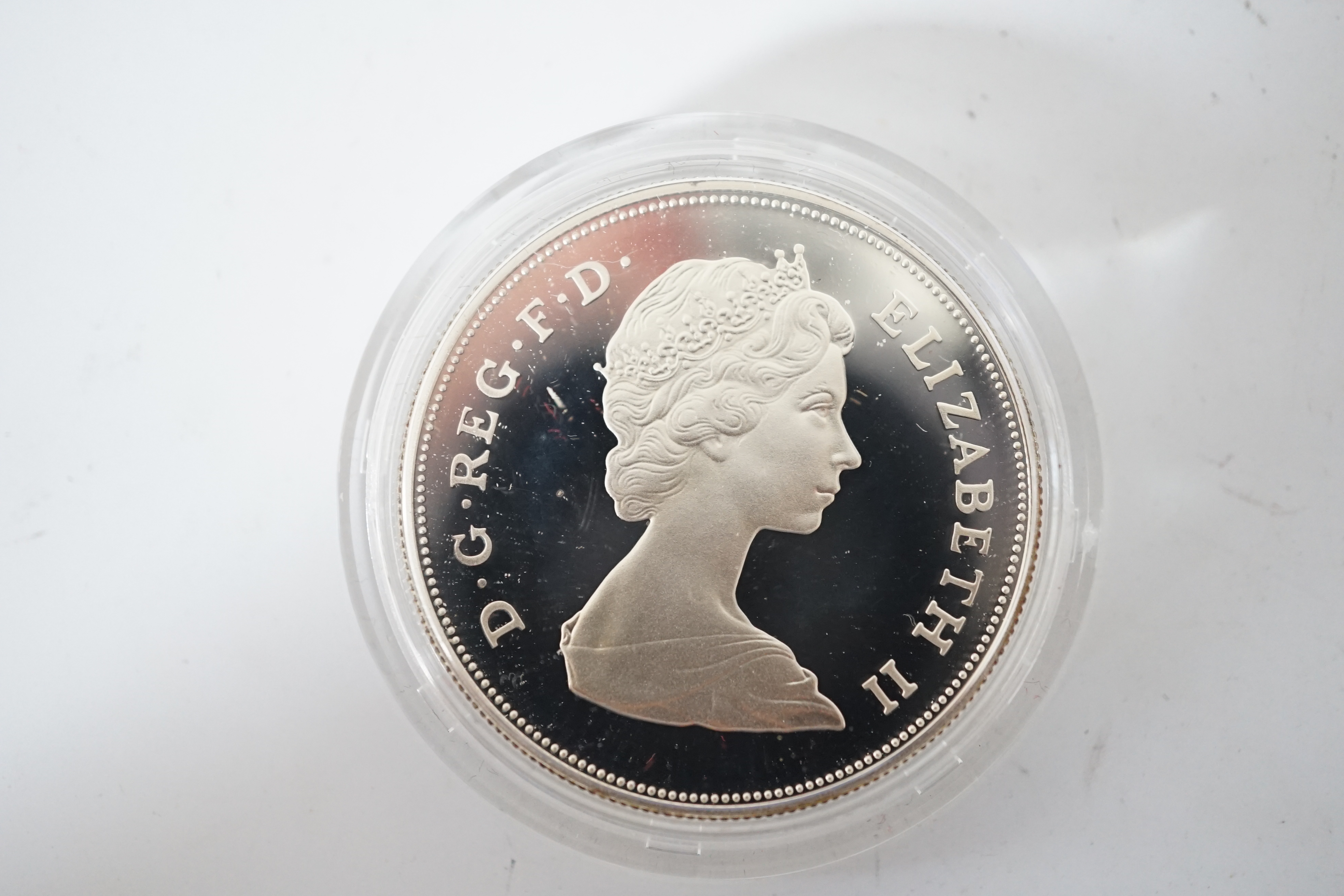 Elizabeth II gold and silver proof coins, Royal Mint UK two coin commemorative set, comprising 1981 proof gold sovereign and Royal Marriage proof silver crown, in case of issue with certificate